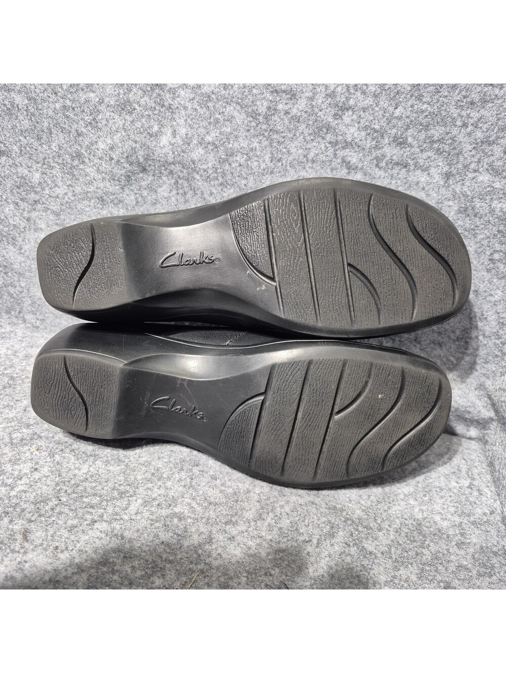 Clarks Collection- Black Leather Slip On - Comfort Shoes - Womens Sz 8M - Picture 11 of 11